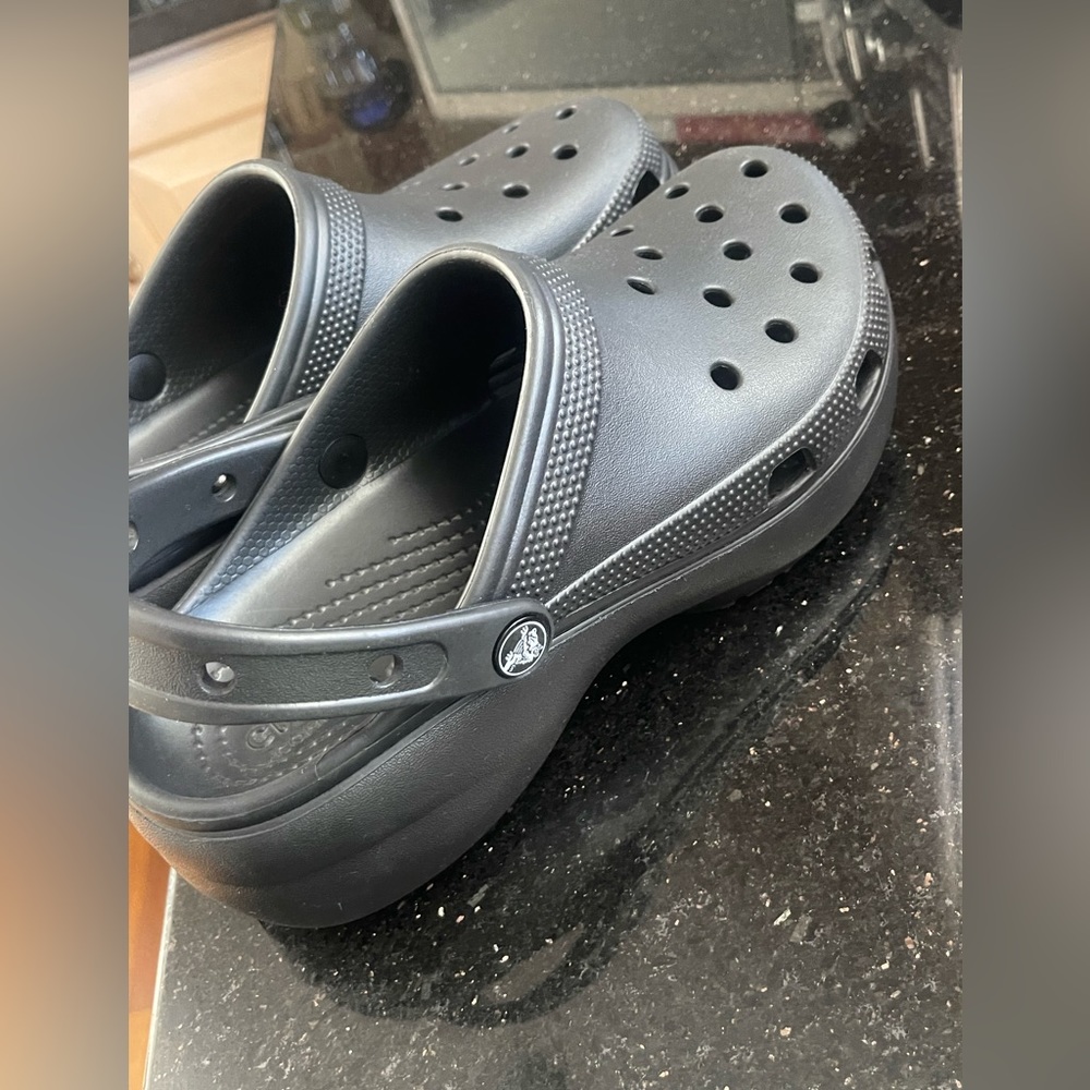 Crocs Women’s Black Platform Clogs Slip-On Shoes with Heel Strap